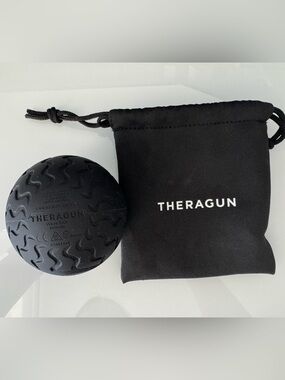 Theragun Wave Solo Massage Ball in Black